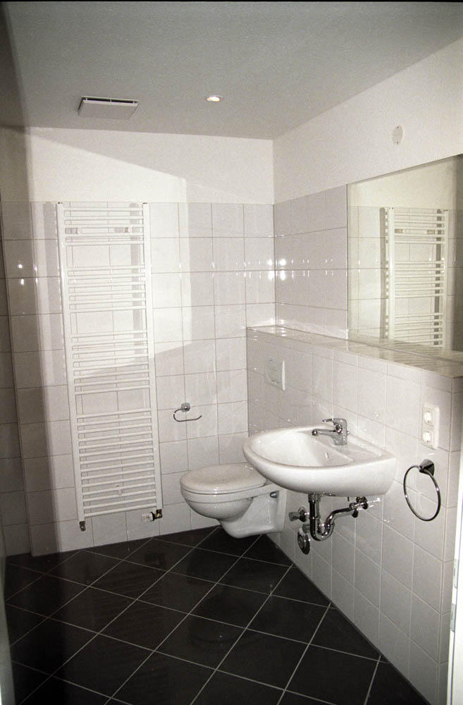 240-225 Traumhafte 3-Zimmer-Wohnung in ruhiger Stichstraße mit großzügiger Dachterrasse - Photo 2