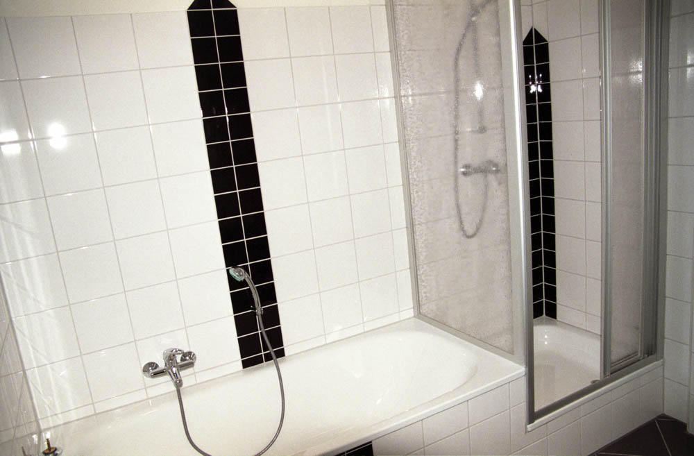 240-225 Traumhafte 3-Zimmer-Wohnung in ruhiger Stichstraße mit großzügiger Dachterrasse - Photo 1